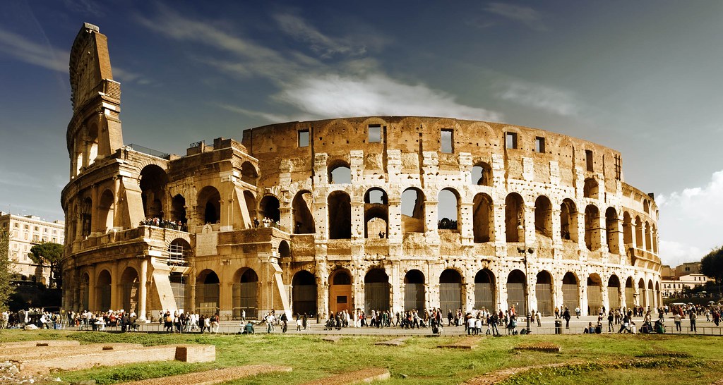 THE COLOSSEUM IN ROME, ITALY