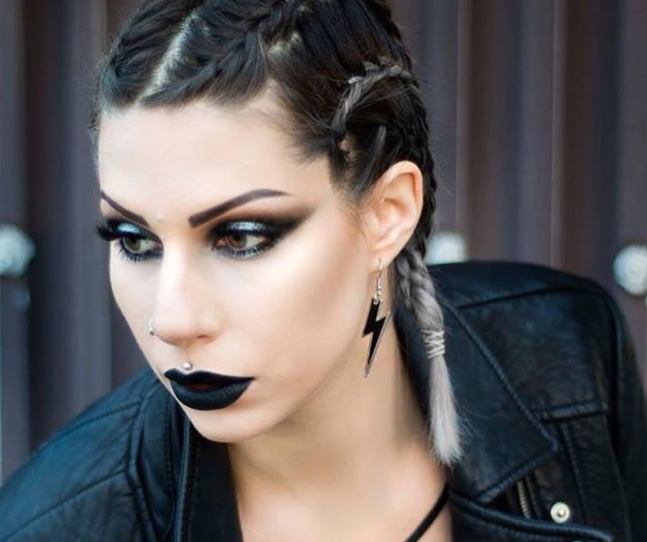 dark makeup