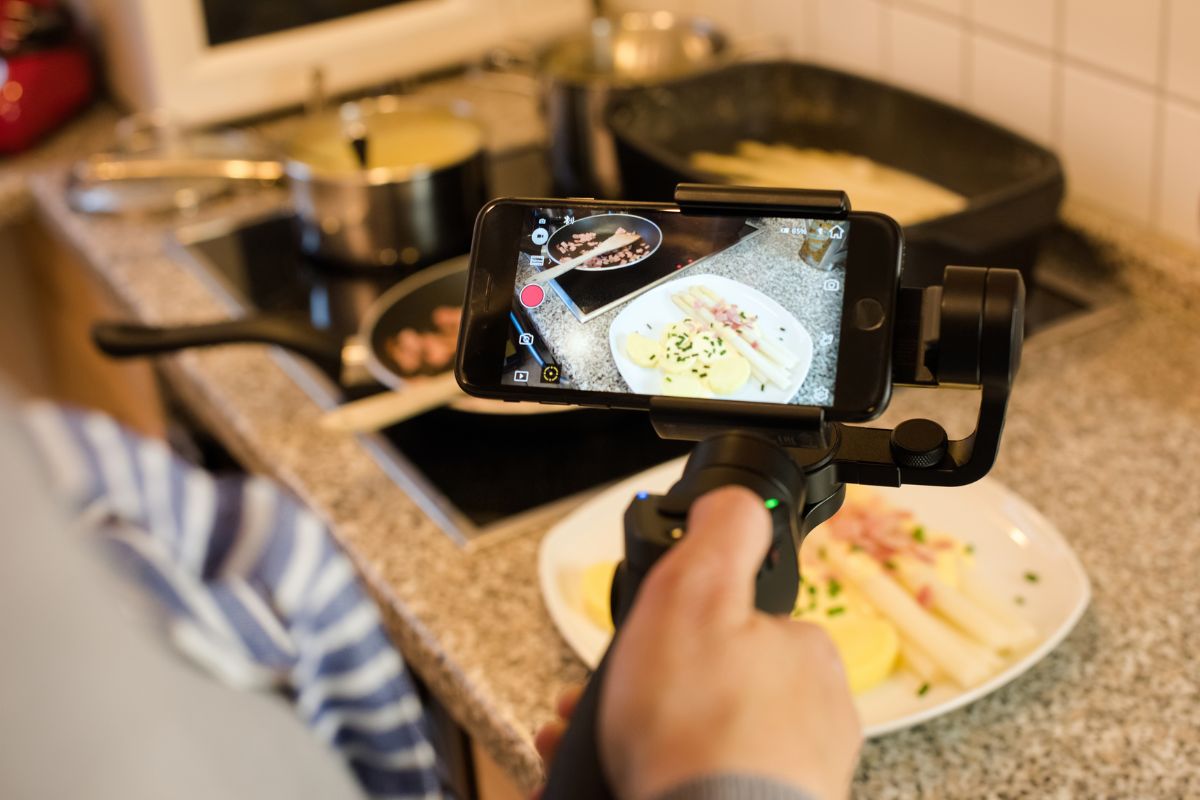 Uplift Your Food Vlogging Game with Engaging Videos and Photos