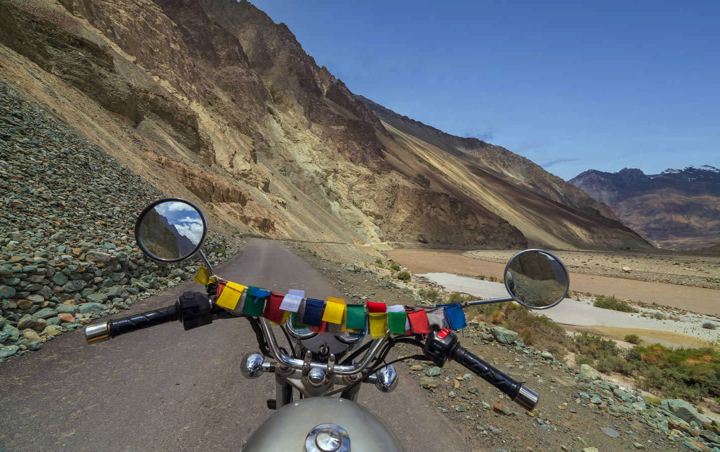 Manali to Leh Bike Trip – Highland Thrills Journey
