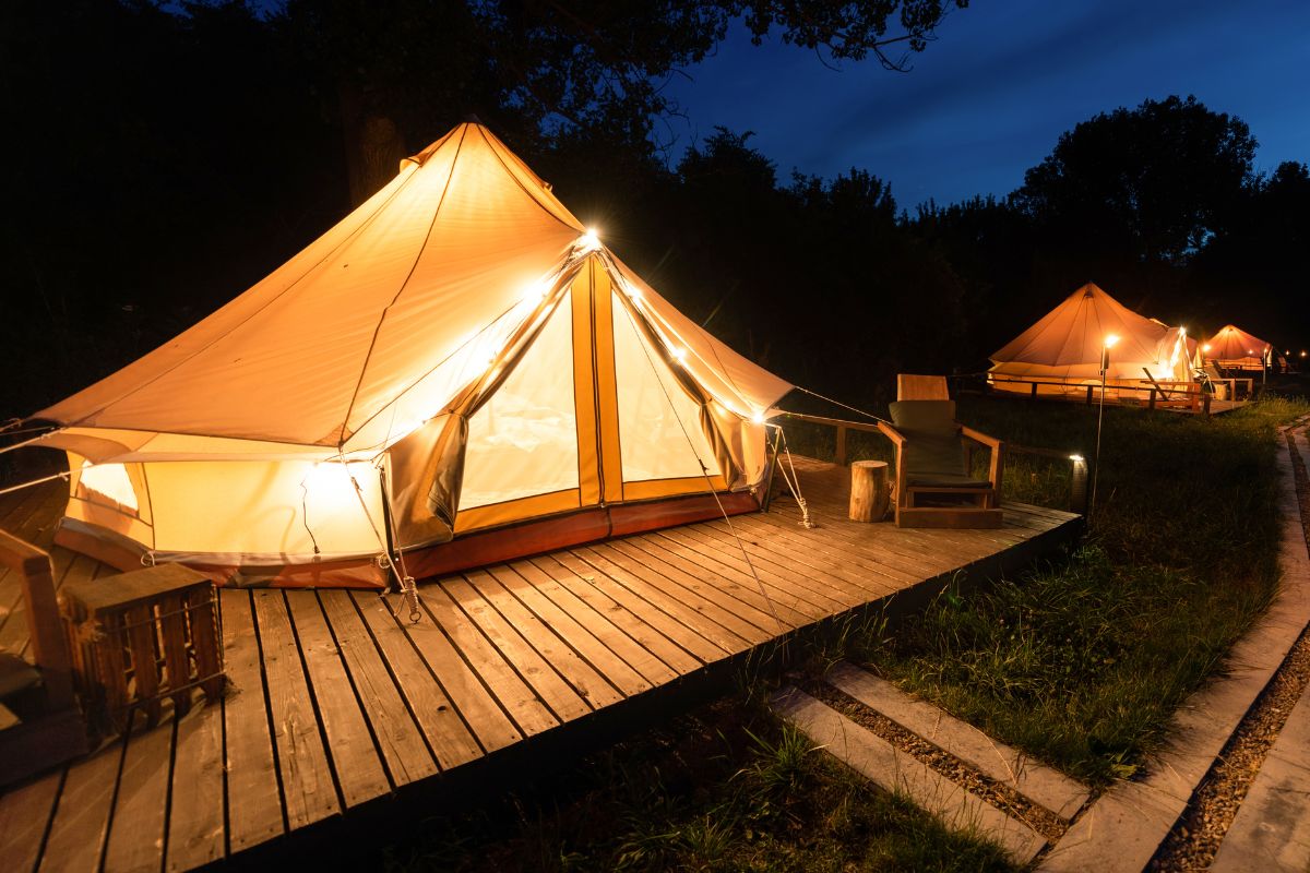 How Luxury Glamping Combines Eco-Friendly Practices With Opulent Experiences