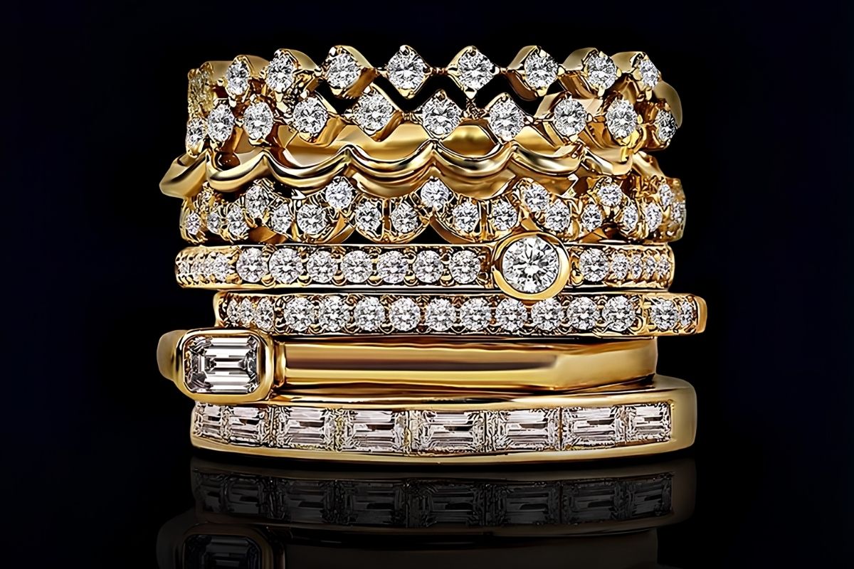 Timeless Jewellery Pieces to Build a Capsule Collection With Stud Earrings, Necklace & Rings